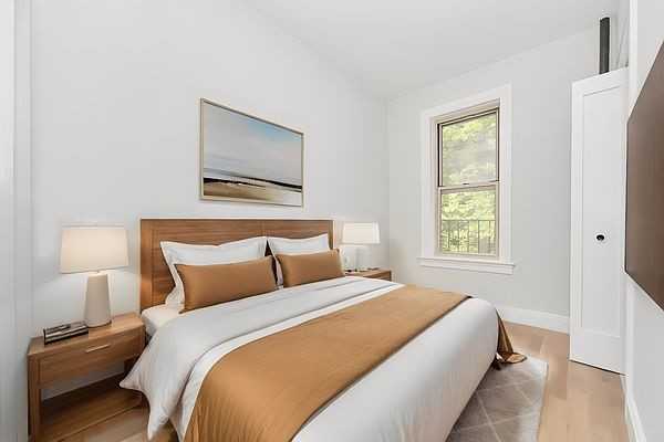 42 Grove St #3B - Photo 3 of 10