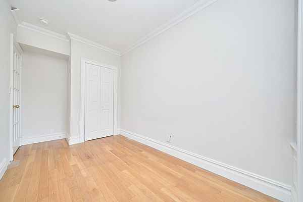 42 Grove St #3B - Photo 4 of 10