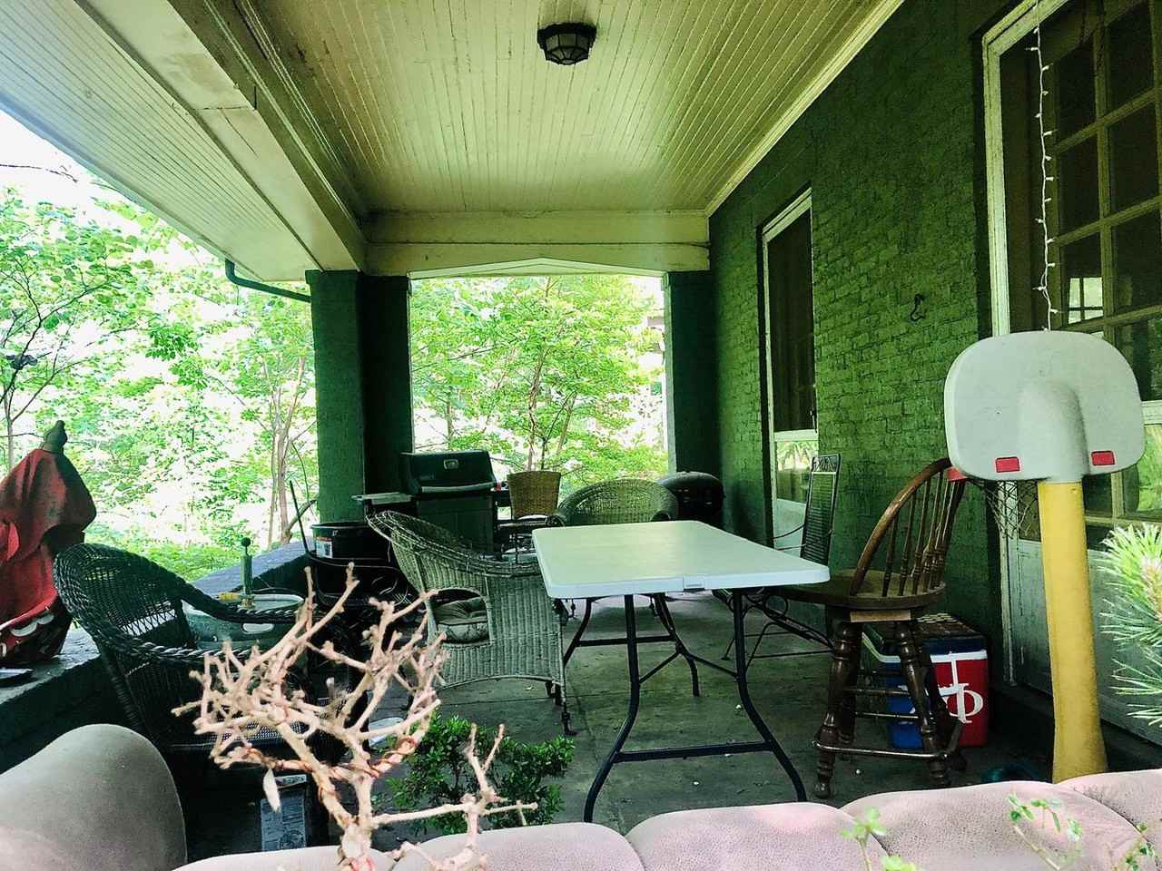 2034 Iuka Ave - Photo 2 of 18