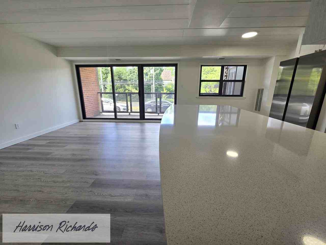 Montgomery Plaza - Photo 5 of 13