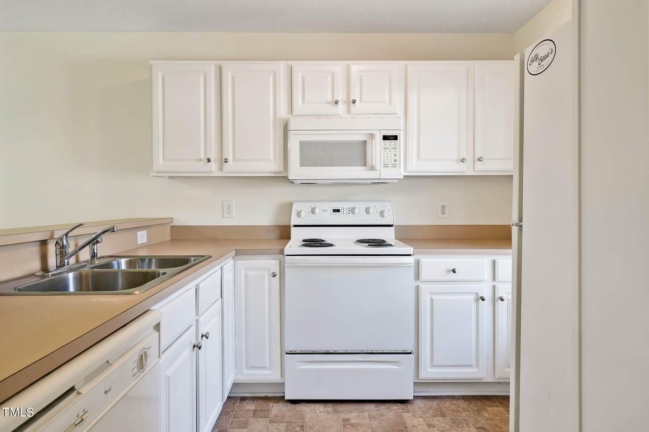 4637 Mcclelland Dr Unit 101 #R101 - Photo 4 of 12