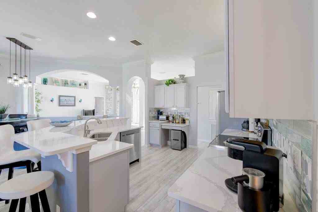 3401 Sw San Benito St - Photo 3 of 12