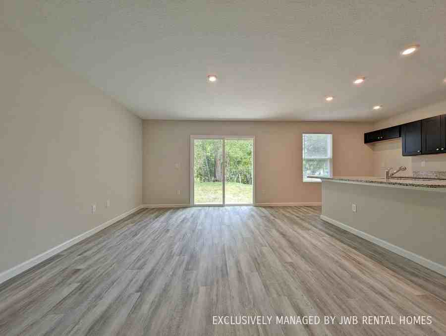 8137 Oklahoma St - Photo 2 of 10