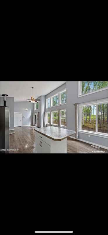 2906 N Castle Dr - Photo 3 of 9