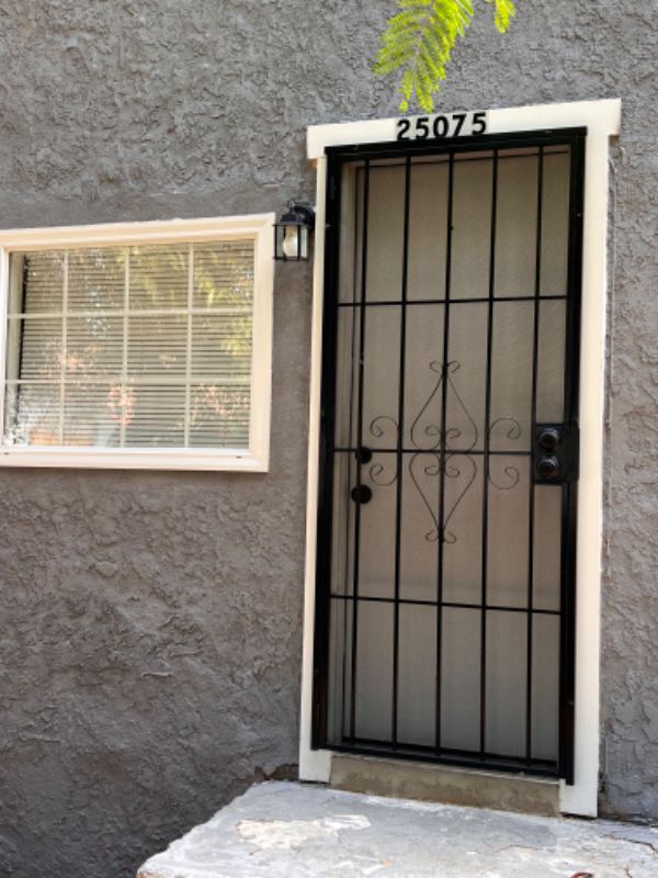 25075 Court St - Photo 2 of 9