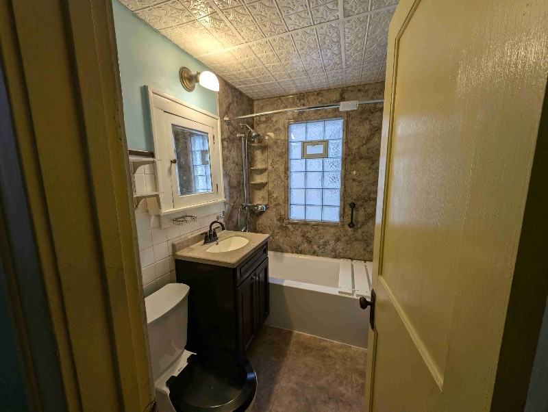 2024 S 69th St - Photo 3 of 22