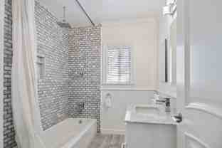 2444 Granville Ave #2444 - Photo 1 of 1
