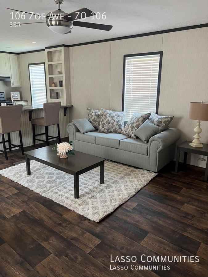 106 Zoe Ave - Photo 2 of 5