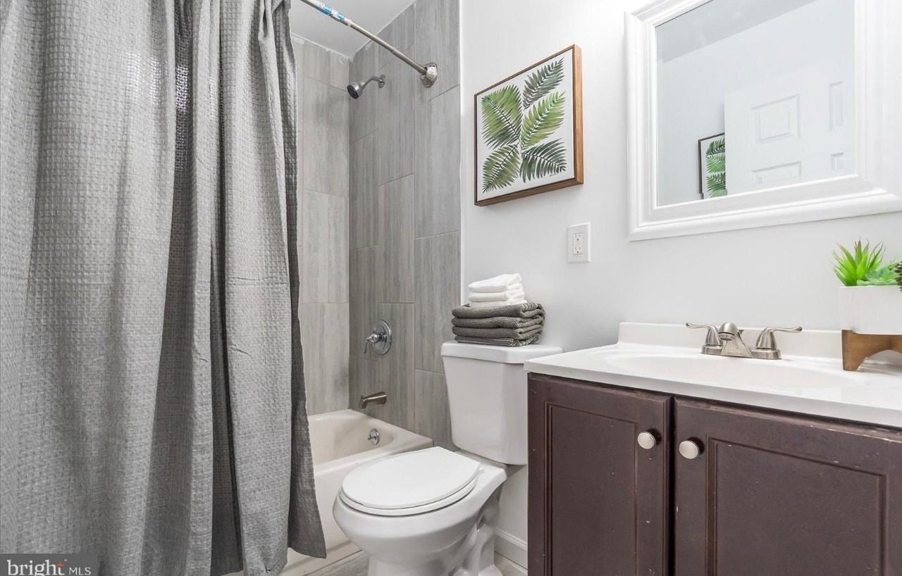 1534 Carswell St #2ROOMB - Photo 3 of 7