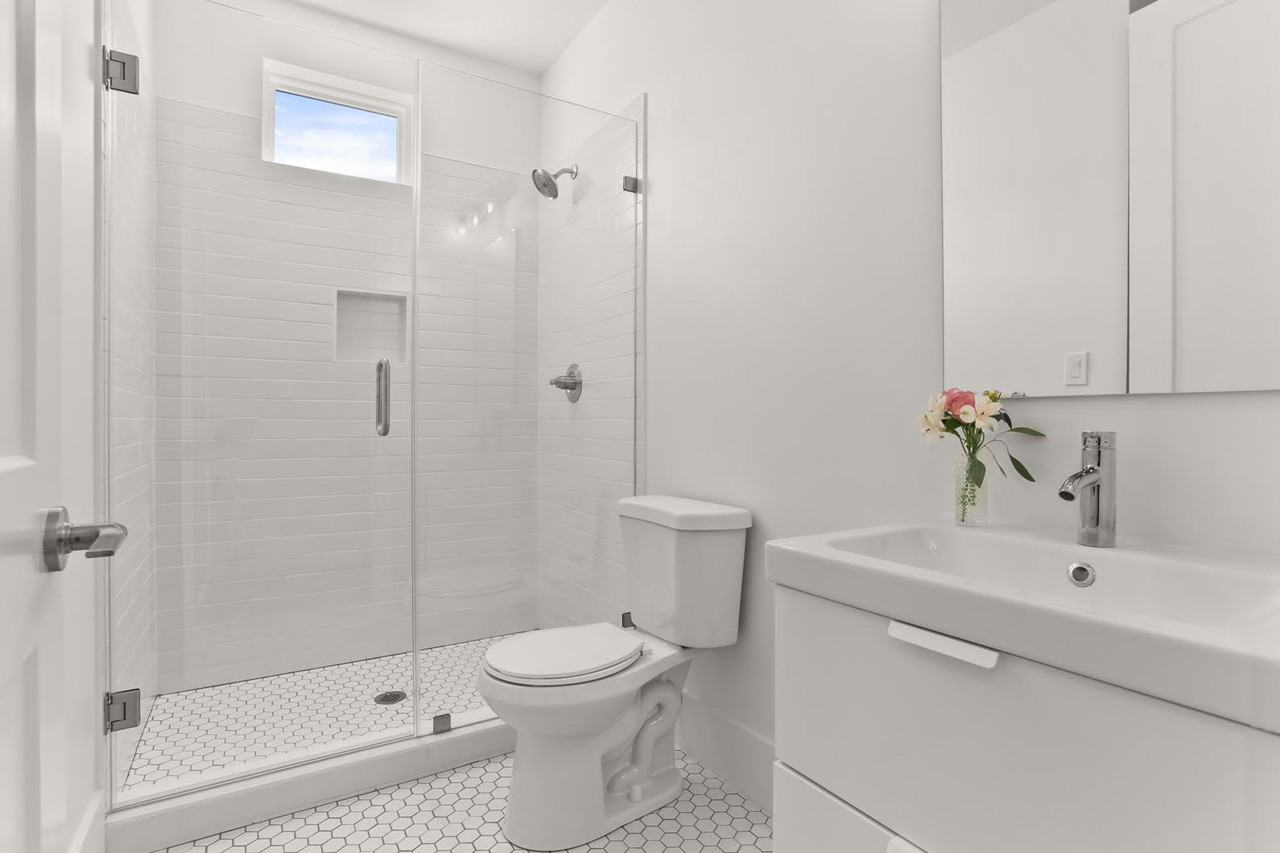 503 Hendee St #A - Photo 3 of 9