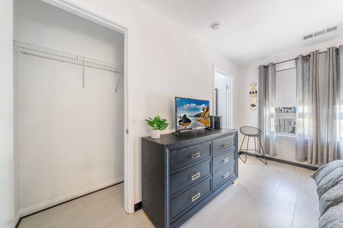 7225 N Cedar Rd - Photo 2 of 14