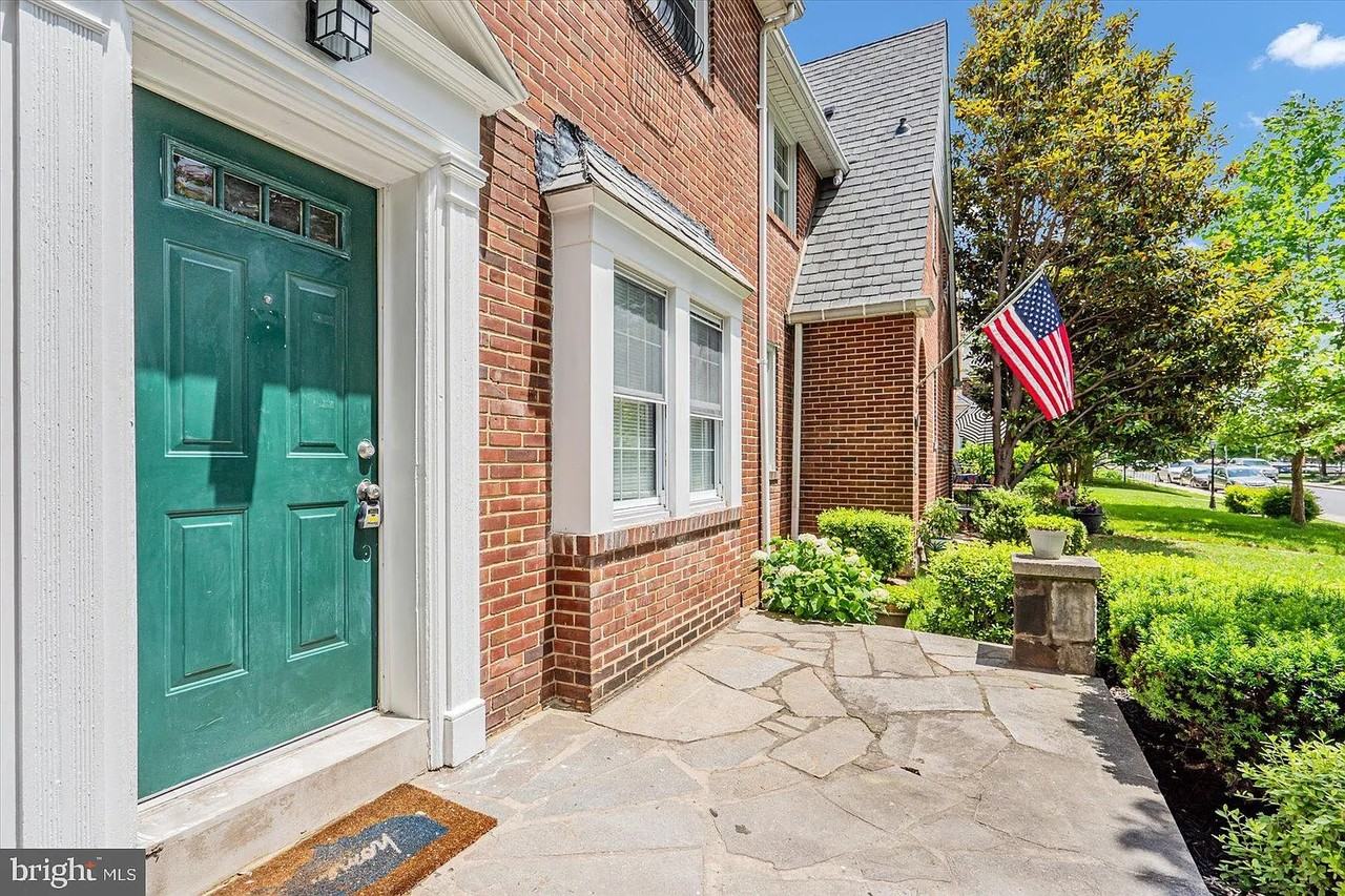 410 Murdock Rd - Photo 3 of 42