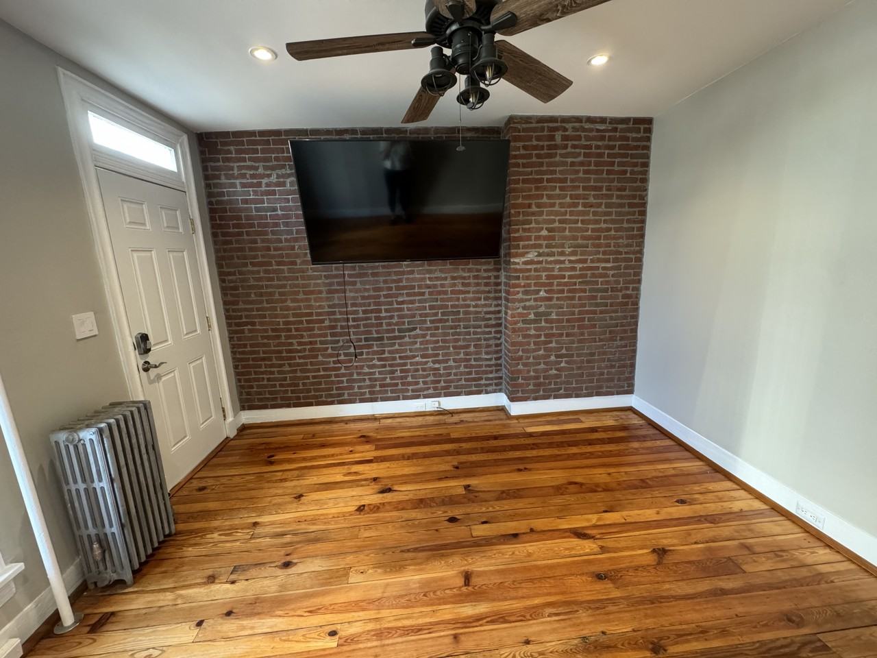 206 E 7th St #206 - Photo 3 of 23
