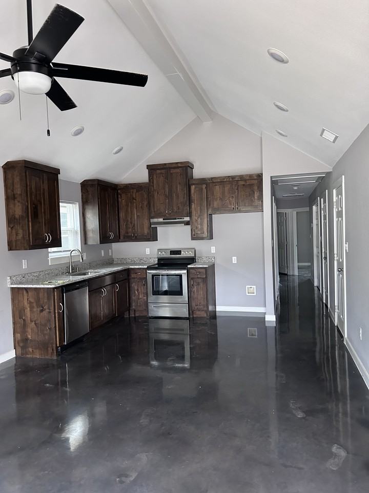 205 Isabella St #205 - Photo 2 of 16