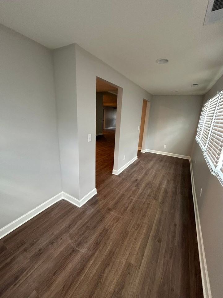 327 N Dean St - Photo 6 of 9