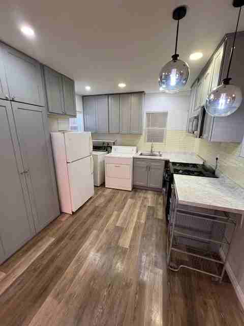 Back House - Photo 3 of 11