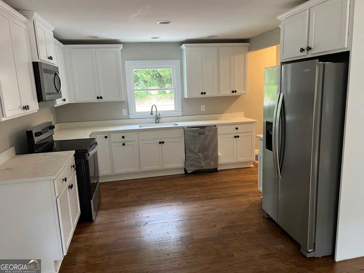 2820 S Barnett Shoals Rd - Photo 2 of 19