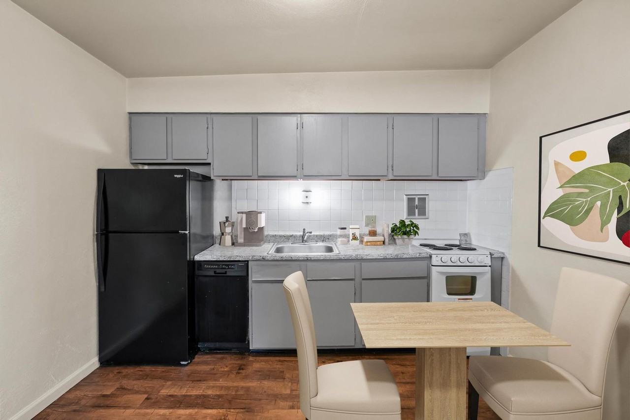 Westport Edge Apartments - Photo 6 of 50