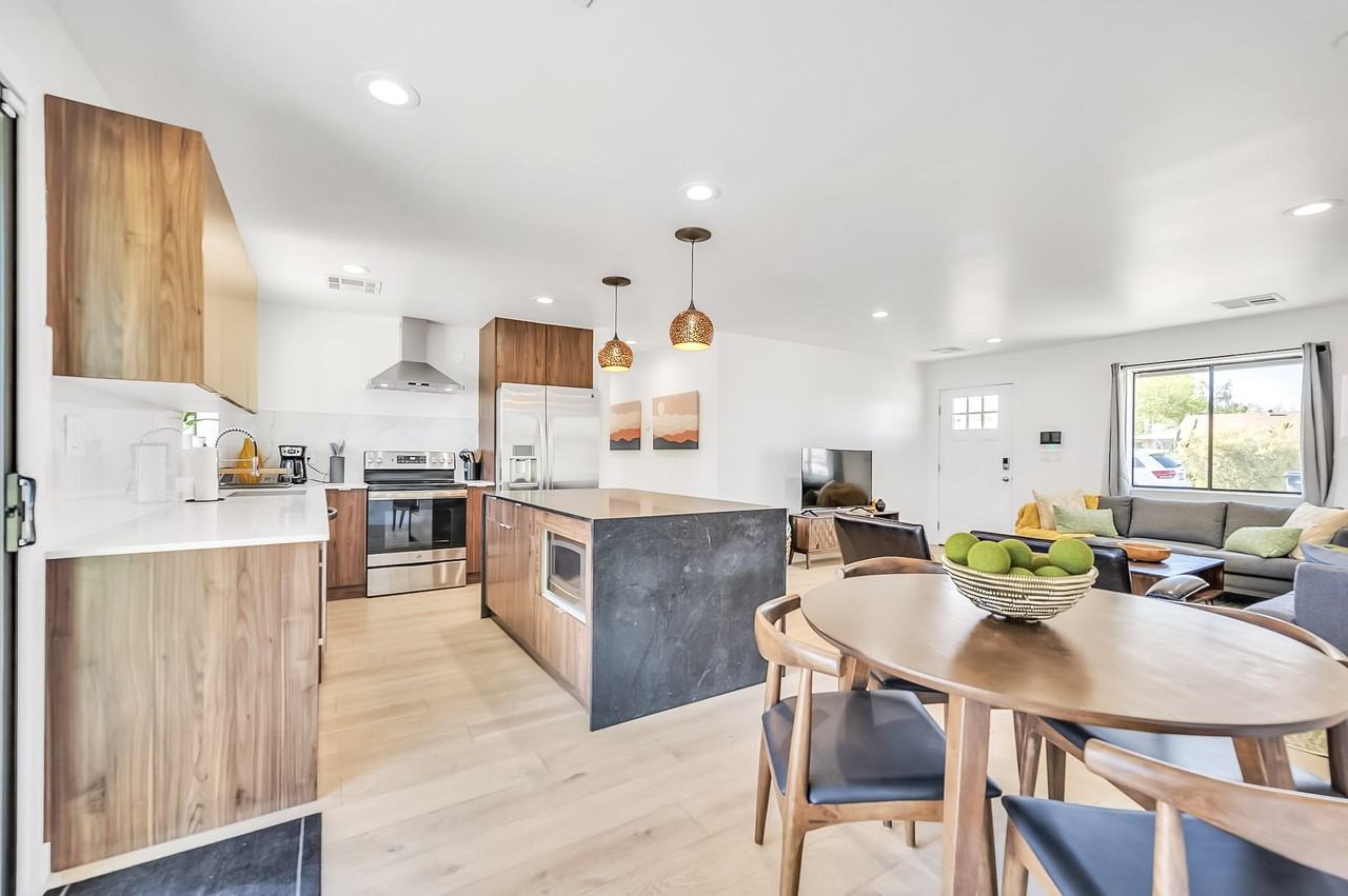 E Linda Ln - Photo 4 of 8