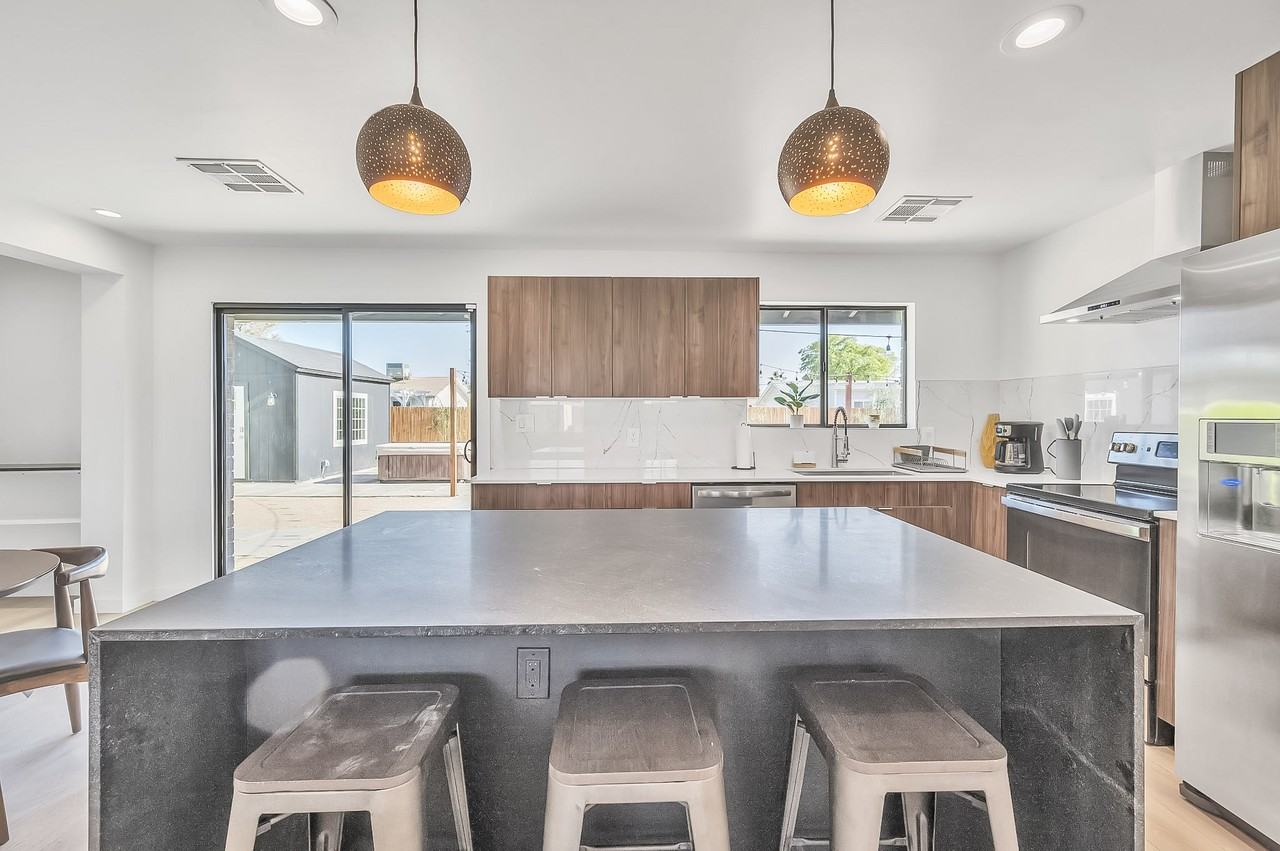 E Linda Ln - Photo 6 of 8