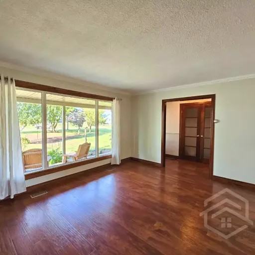 265176 Maple Dell Rd - Photo 2 of 13