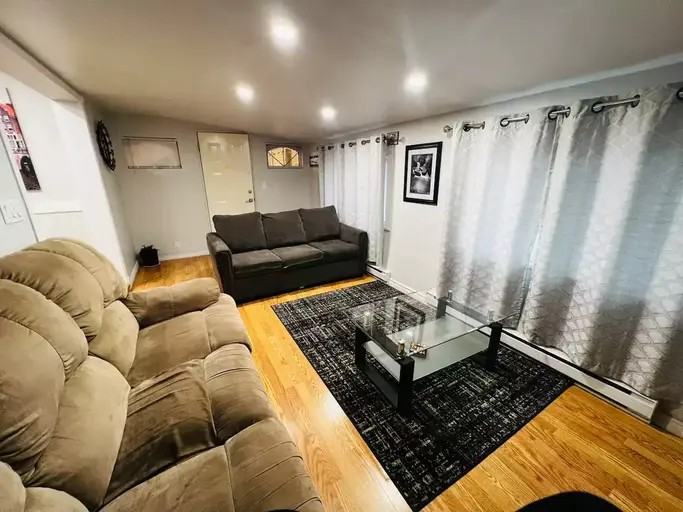 2753 Kinnerton Cres - Photo 3 of 22