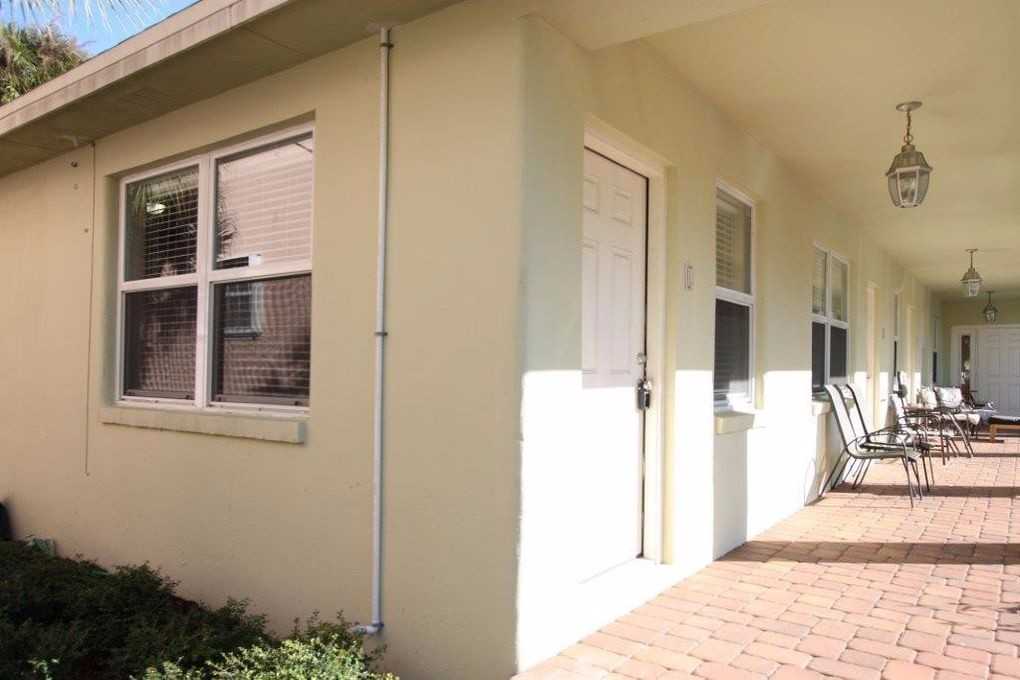 343 Bamboo Rd - Photo 2 of 13