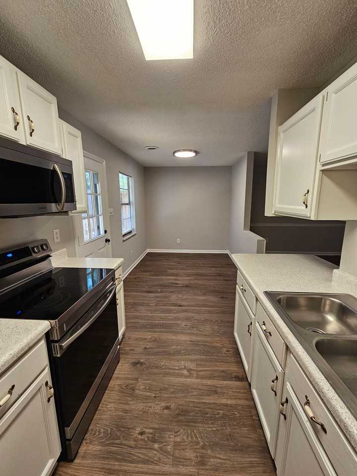 920 Bradley Bell Dr - Photo 7 of 15