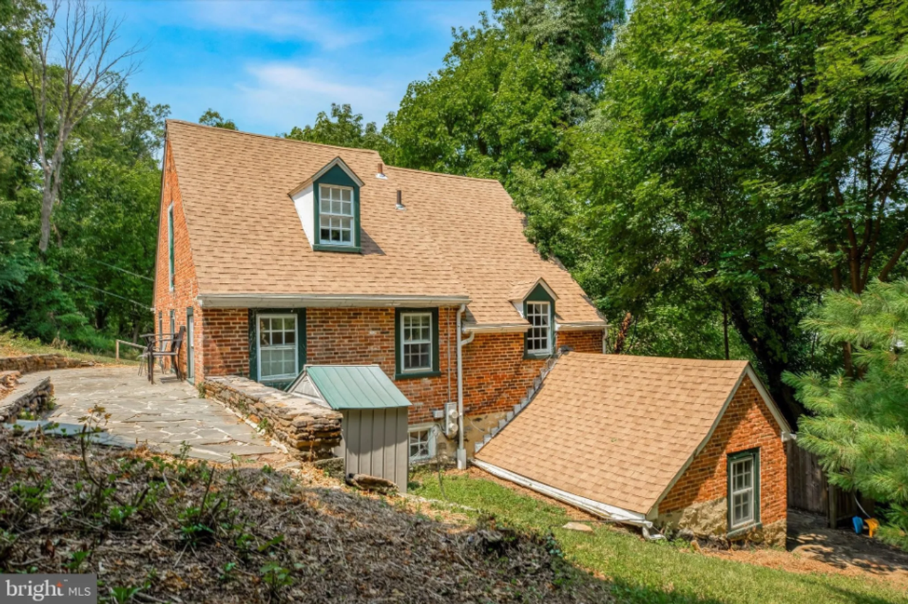 1249 Bryn Tyddyn Dr - Photo 2 of 37