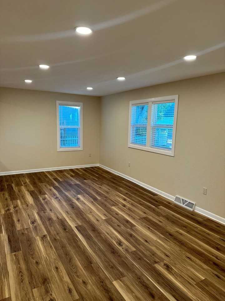 316 W Bridge Ave - Photo 2 of 12