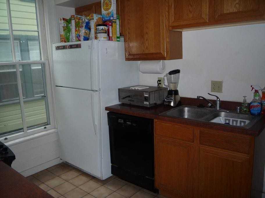 408 W Washington Ave - Photo 5 of 8