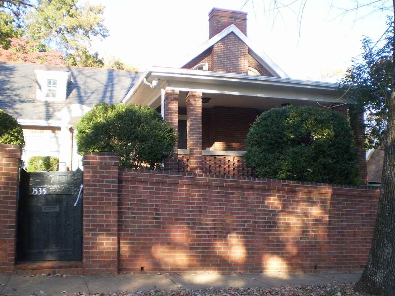 1535 Gordon Ave - Photo 2 of 15