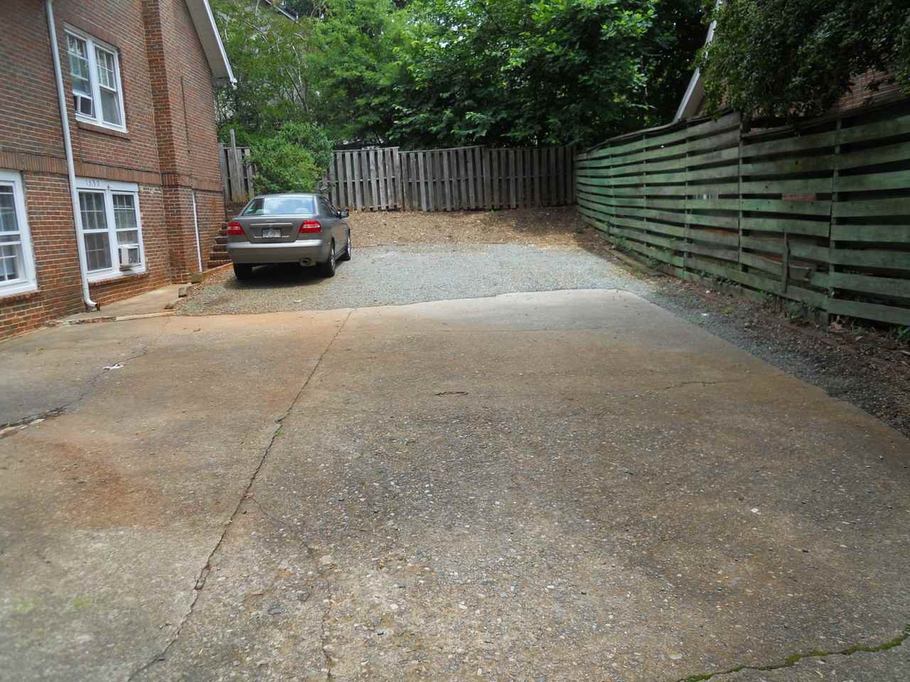 1535 Gordon Ave - Photo 3 of 15