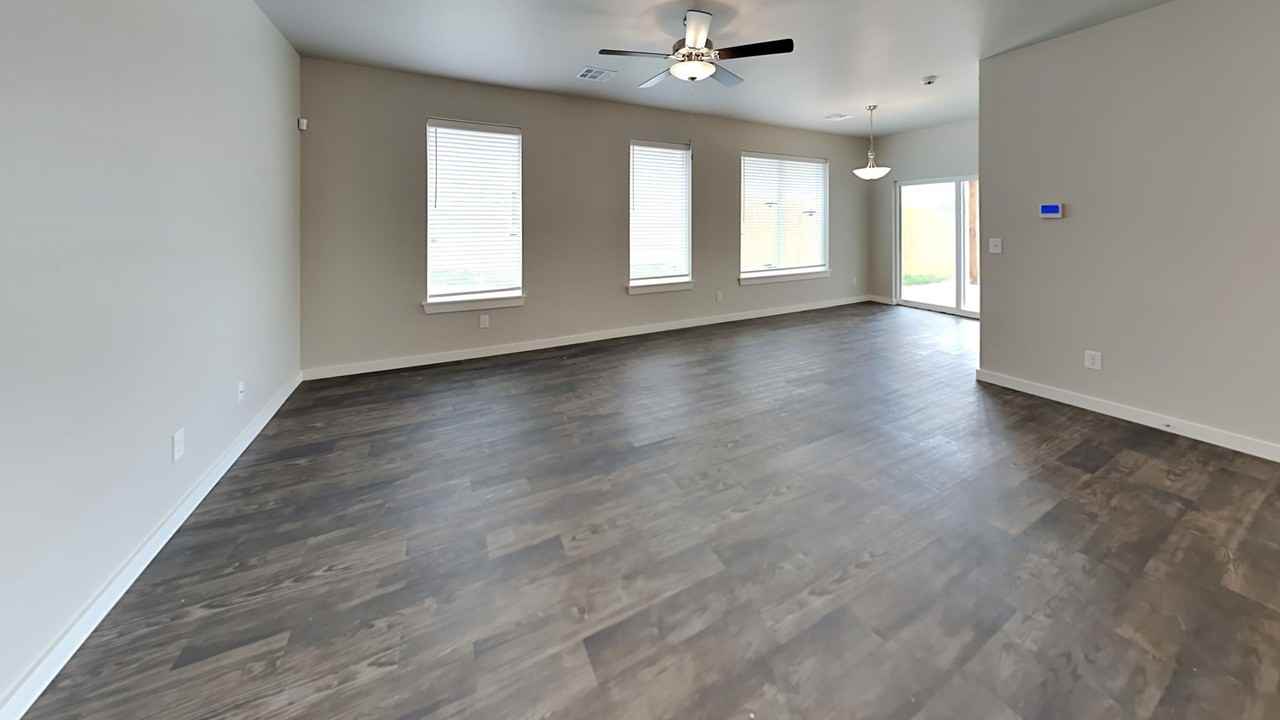 204 E 6th St - Photo 4 of 17