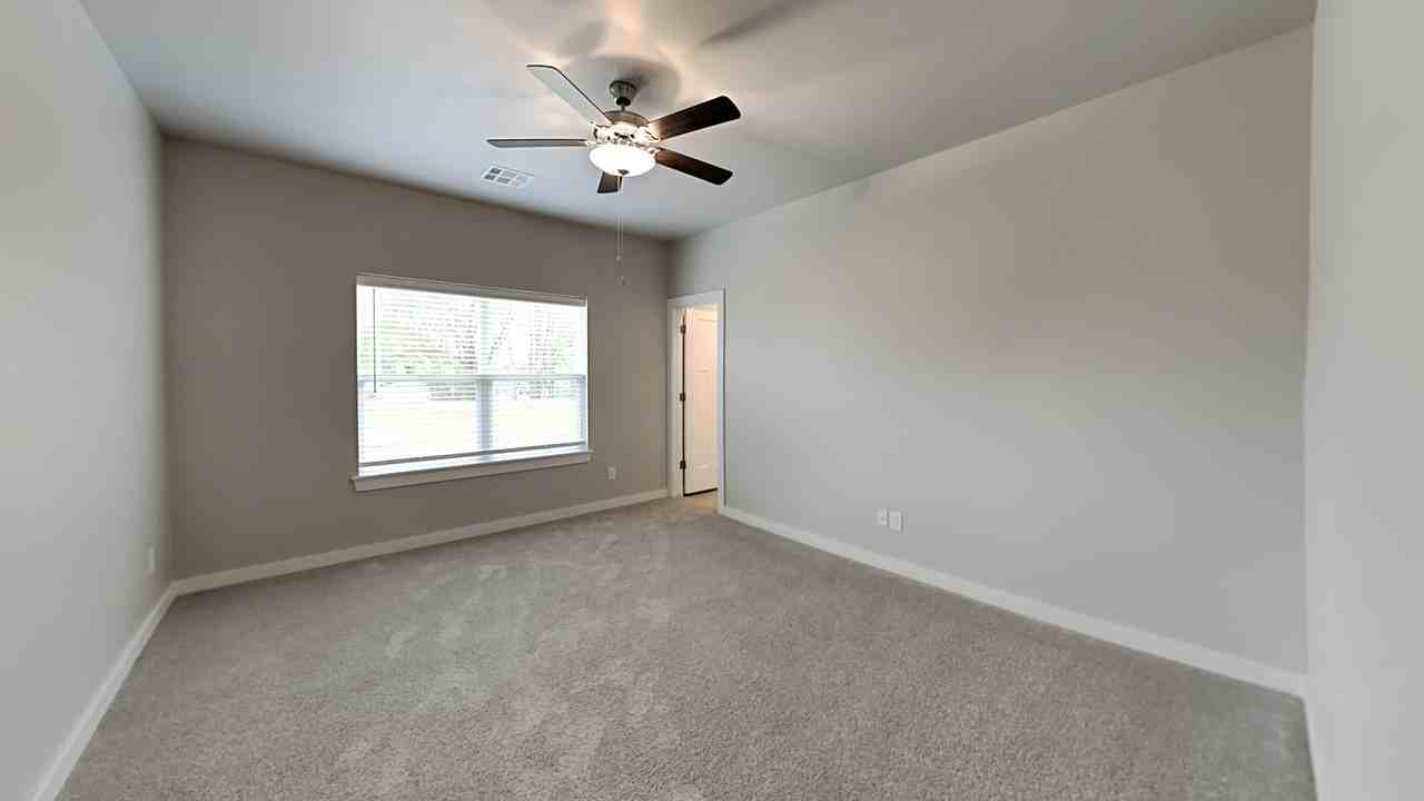 204 E 6th St - Photo 7 of 17