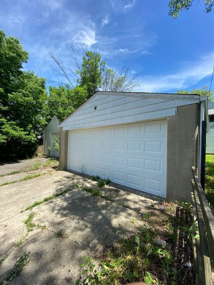 2267 Homestead Dr - Photo 2 of 22