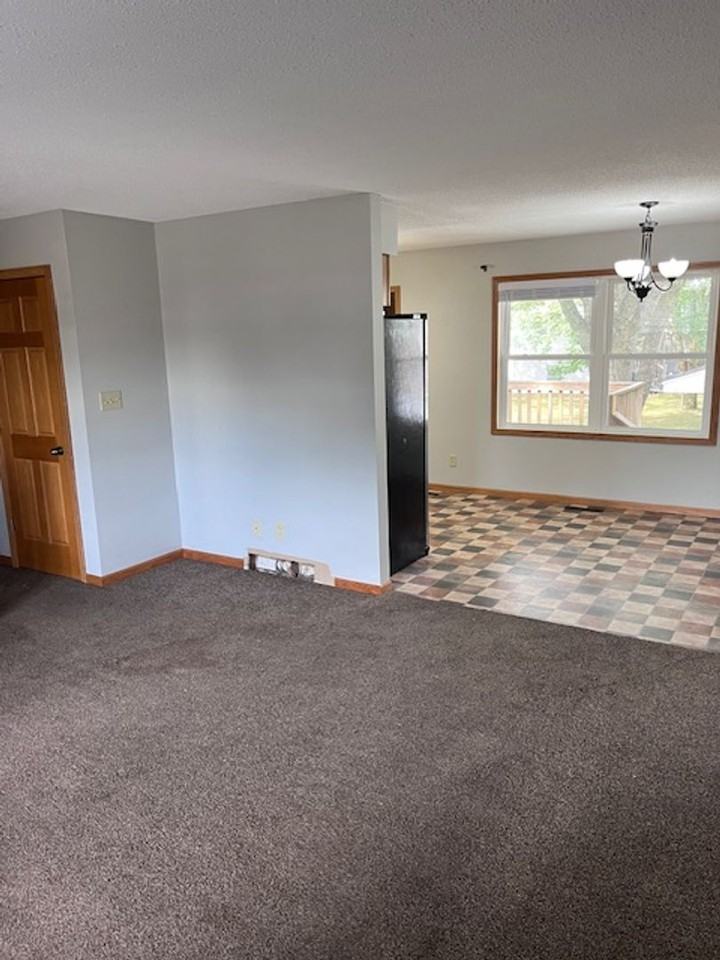 219 Elm St - Photo 3 of 7