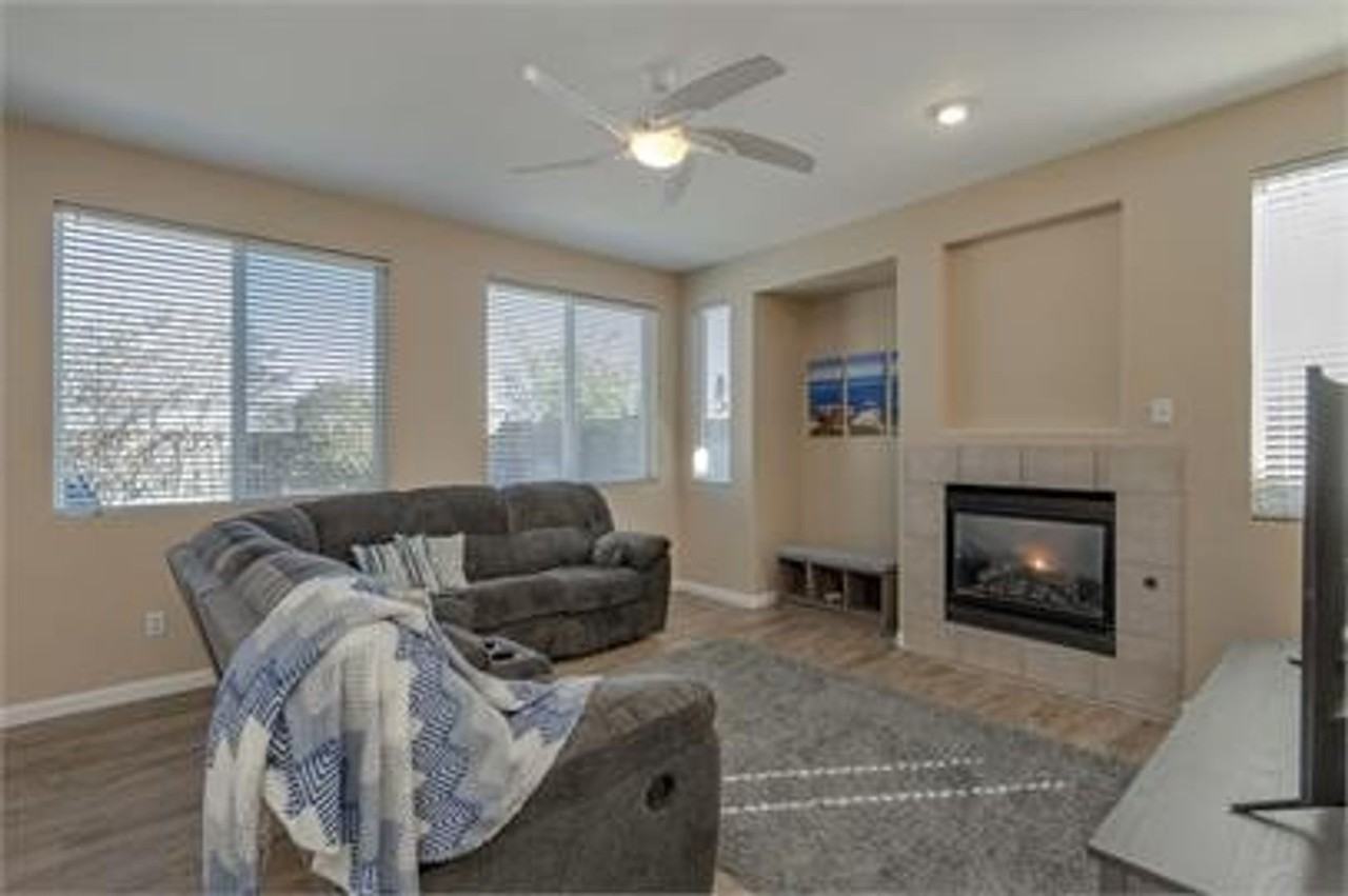 2124 Caravaggio Dr - Photo 6 of 15