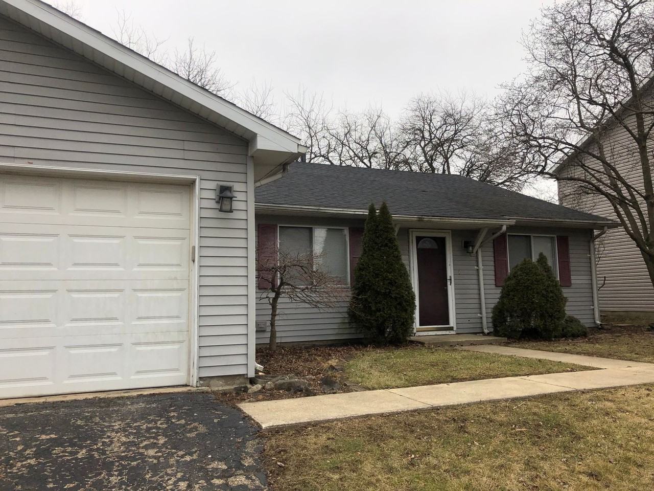 448 Independence Ln - Photo 2 of 21