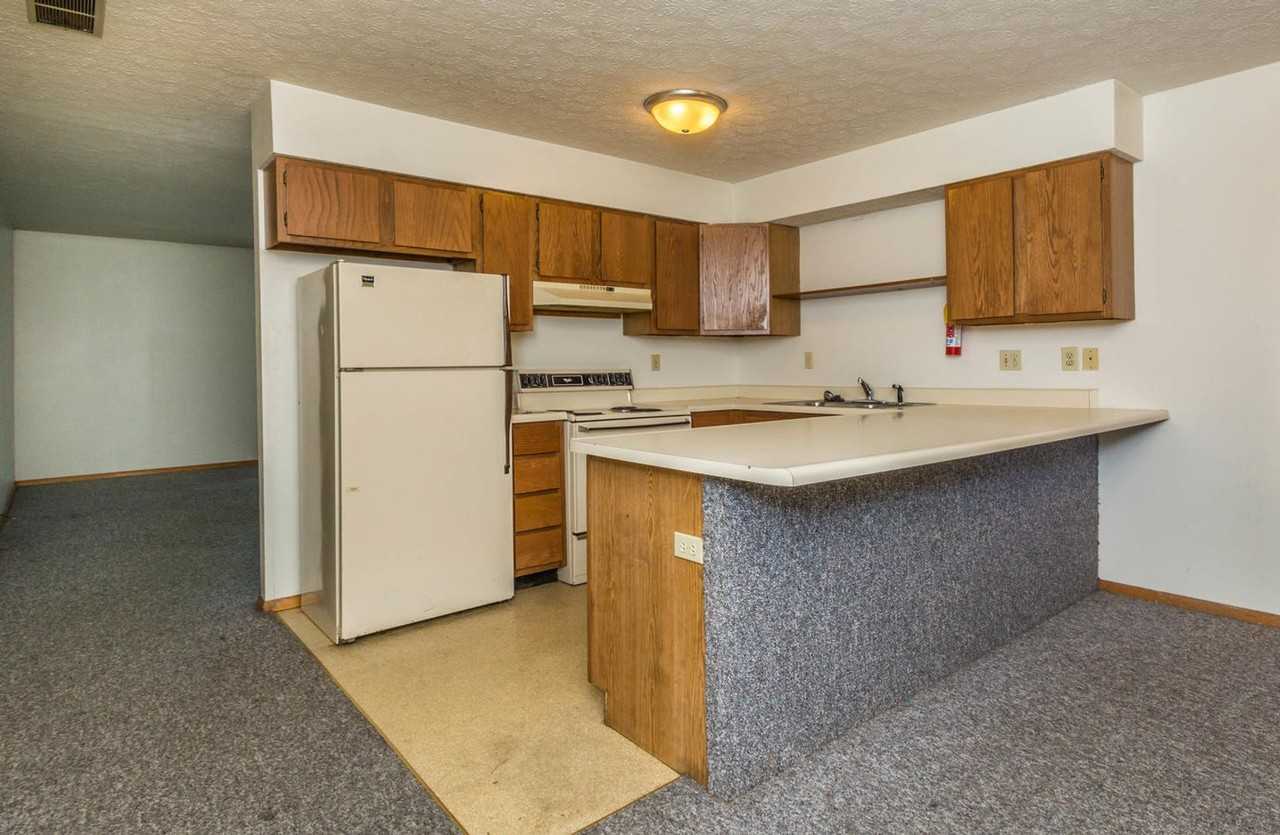 519 E Smith Ave - Photo 7 of 12