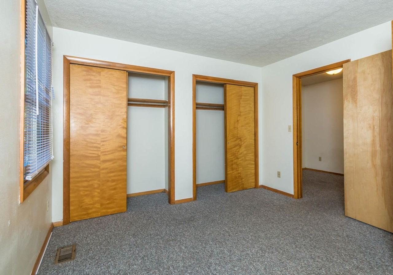 519 E Smith Ave - Photo 4 of 12