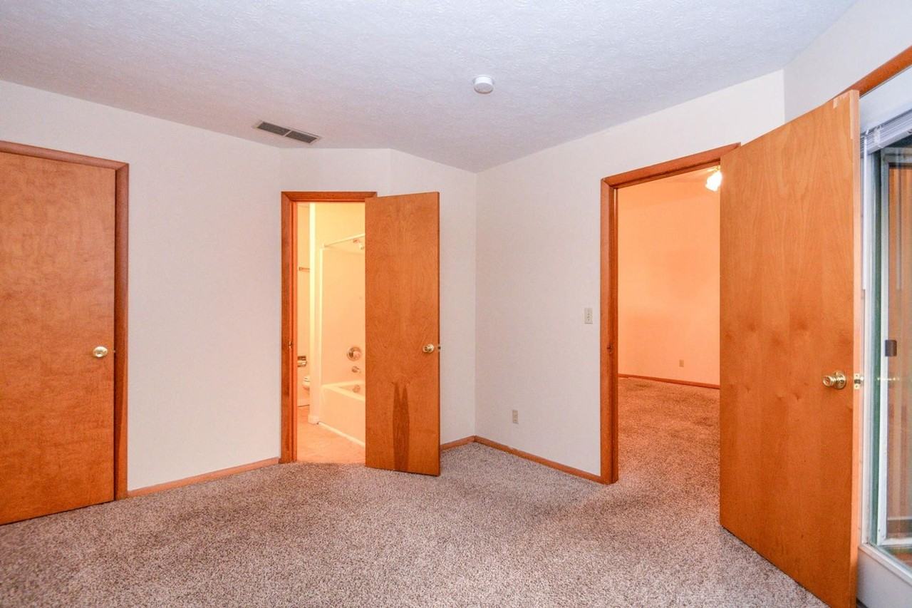 543 E Smith Ave - Photo 5 of 9