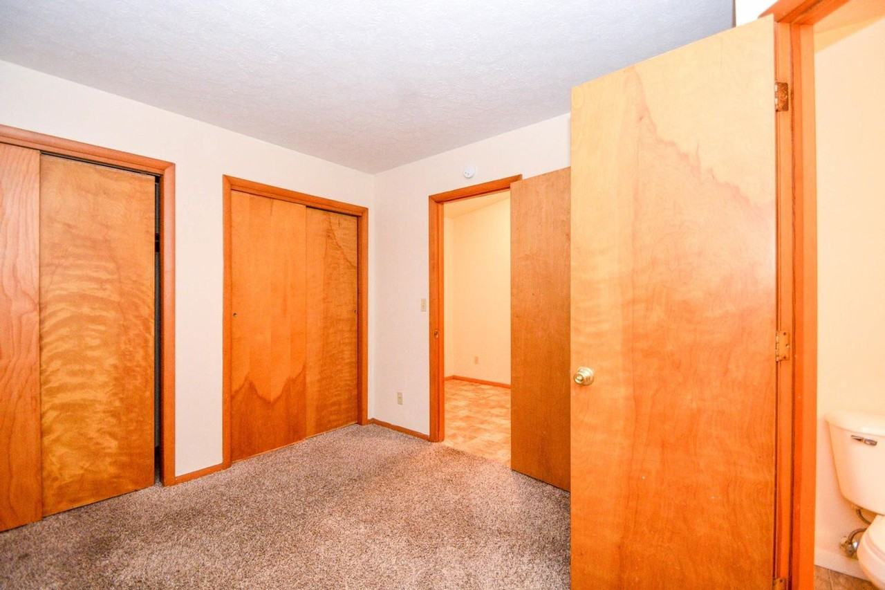 543 E Smith Ave - Photo 6 of 9