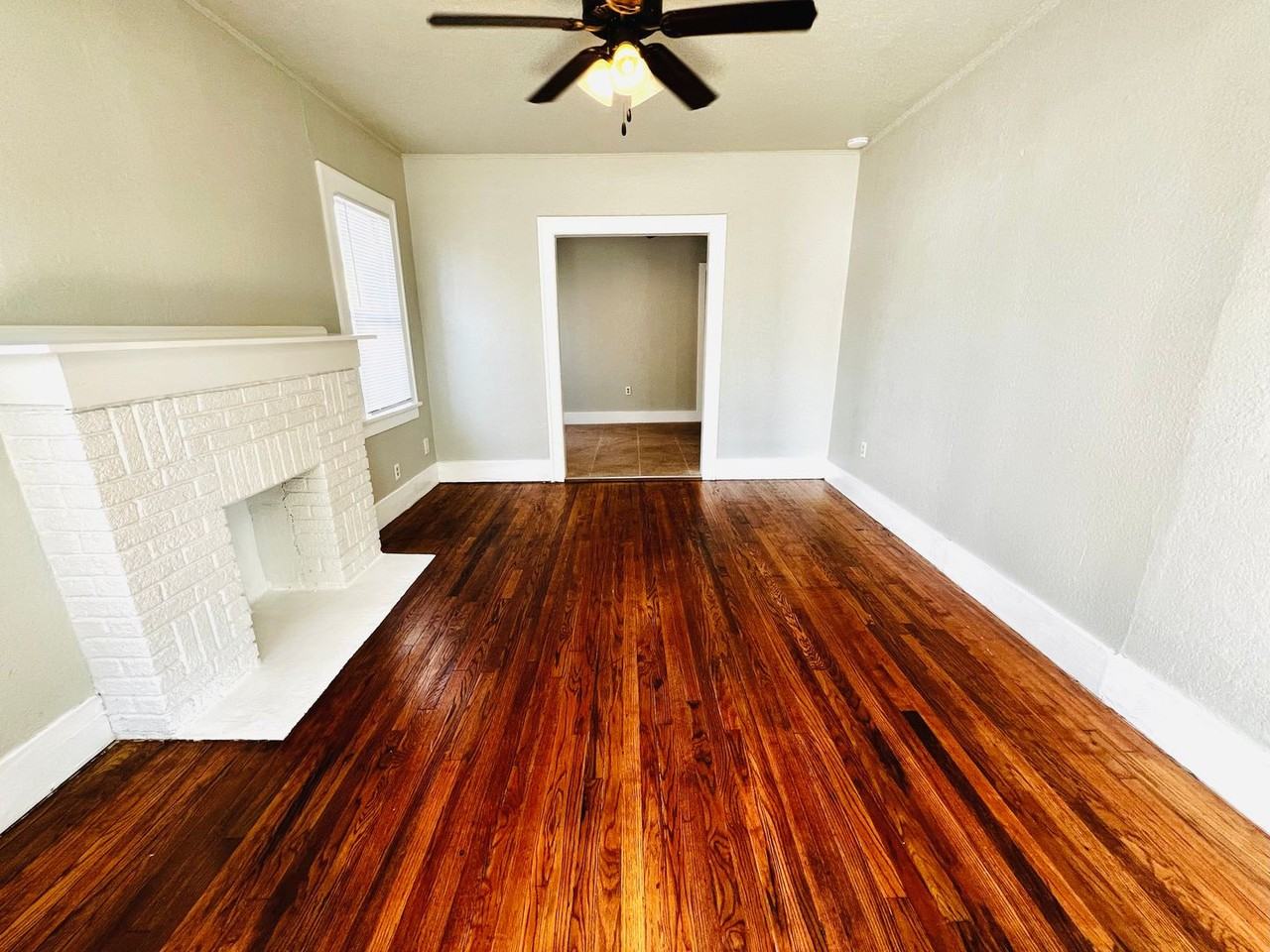 2703 Nw 16th St - Photo 2 of 9