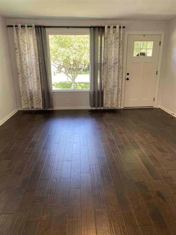 373 Margo Ln - Photo 3 of 19