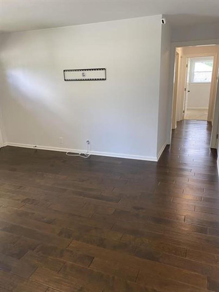 373 Margo Ln - Photo 4 of 19