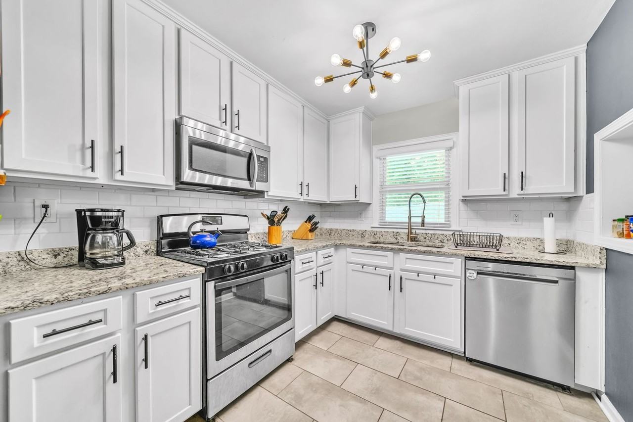 2609 Glenvalley Dr - Photo 3 of 33
