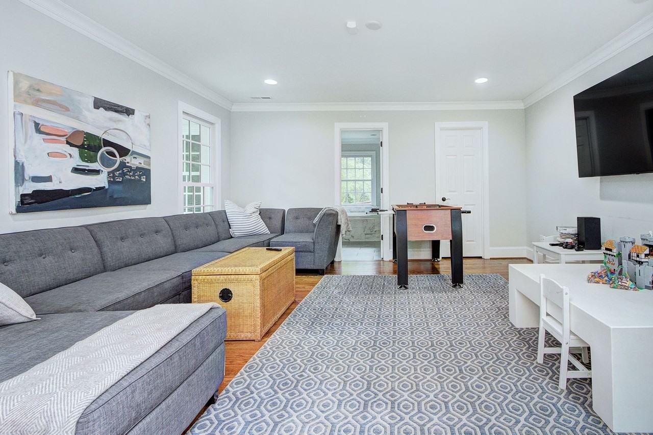 2000 Stedwick Pl - Photo 3 of 34