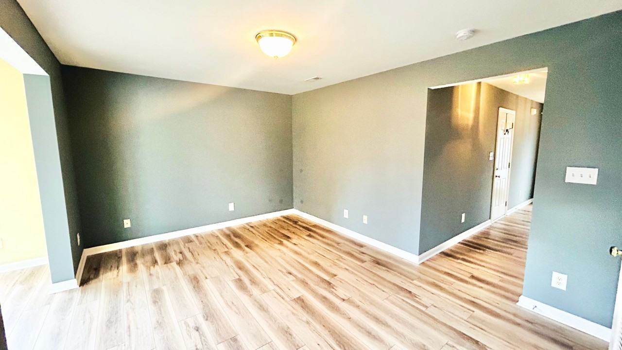 11318 Wytheville Ln - Photo 6 of 32