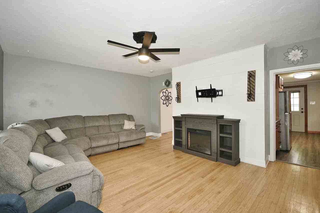 3701 Finleyville Elrama Rd - Photo 5 of 31